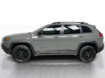 2022 Jeep Cherokee - image 10