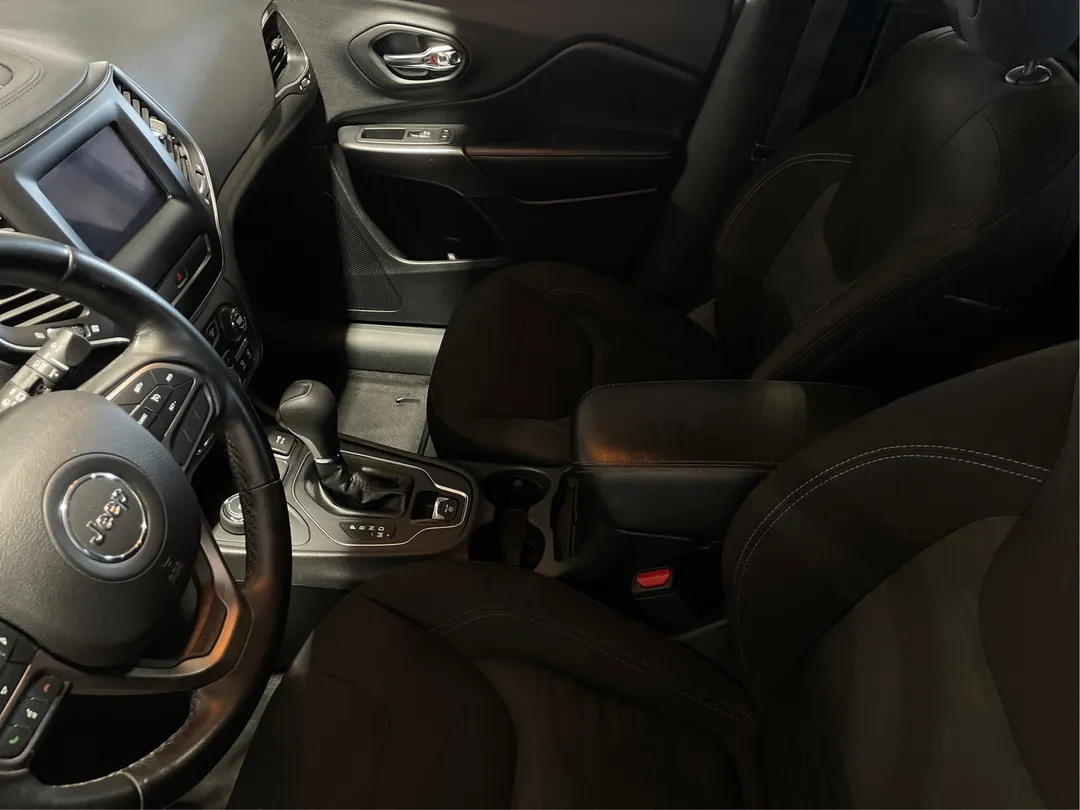 2019 Jeep Cherokee — photo 3