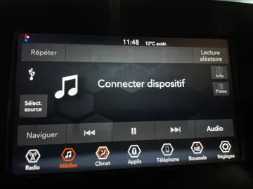 2019 Jeep Cherokee - image 7
