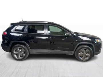 2021 Jeep Cherokee - image 2