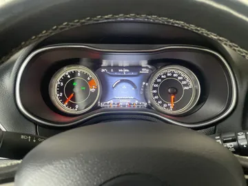 2021 Jeep Cherokee - image 17