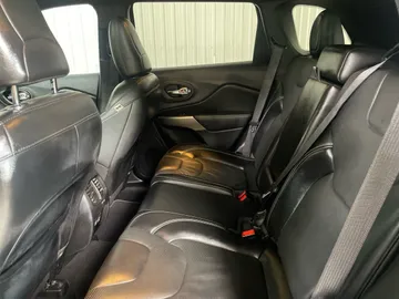 2021 Jeep Cherokee - image 15