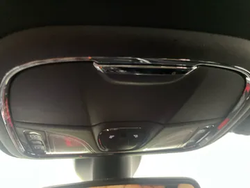 2021 Jeep Cherokee - image 16