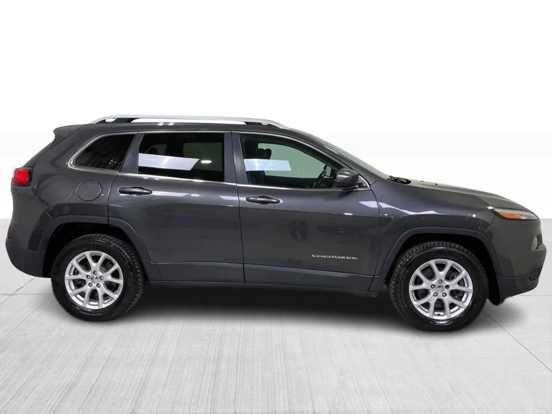 2016 Jeep Cherokee — photo 2