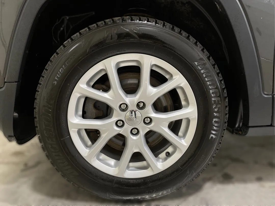 2016 Jeep Cherokee — photo 5