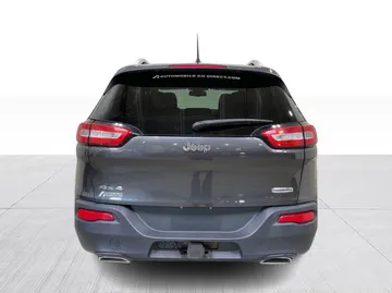 2016 Jeep Cherokee - image 11