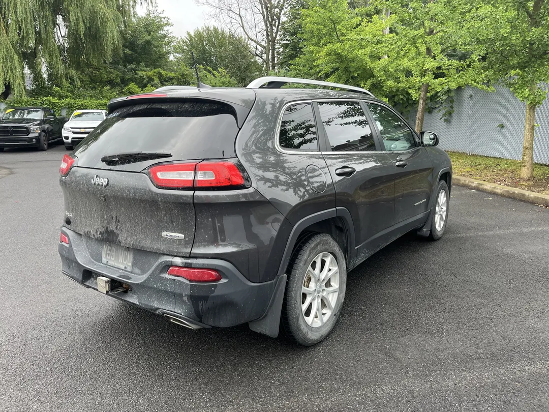 2016 Jeep Cherokee — photo 3