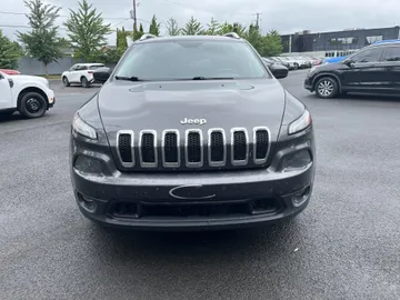 2016 Jeep Cherokee - image 2