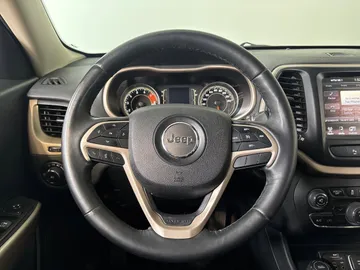 2018 Jeep Cherokee - image 15