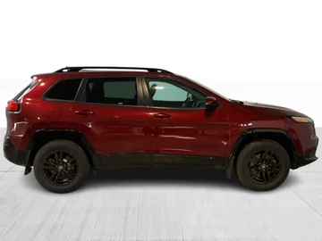 2018 Jeep Cherokee - image 2
