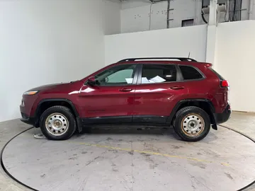 2018 Jeep Cherokee - image 8