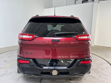 2018 Jeep Cherokee - image 10