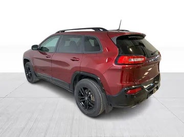 2018 Jeep Cherokee - image 10