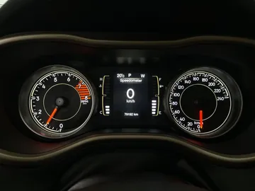 2018 Jeep Cherokee - image 17