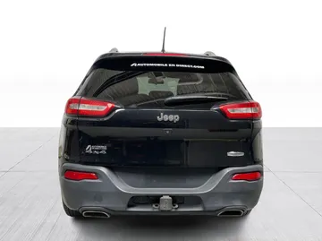 2018 Jeep Cherokee - image 11