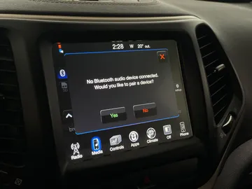2018 Jeep Cherokee - image 20