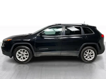 2018 Jeep Cherokee - image 9