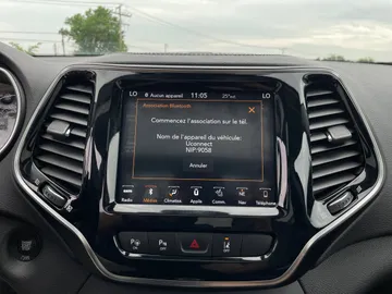2019 Jeep Cherokee - image 26