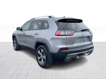 2019 Jeep Cherokee - image 11