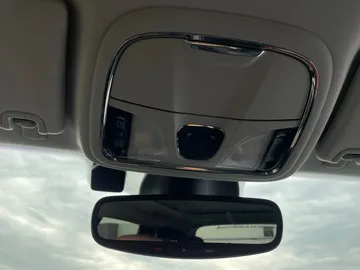 2019 Jeep Cherokee - image 16