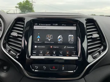 2019 Jeep Cherokee - image 20