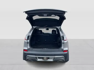 2019 Jeep Cherokee - image 13