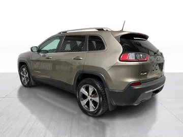 2019 Jeep Cherokee - image 12