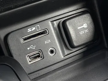 2015 Jeep Cherokee - image 27