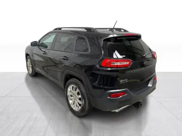2015 Jeep Cherokee - image 11