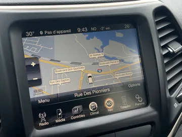 2015 Jeep Cherokee - image 25