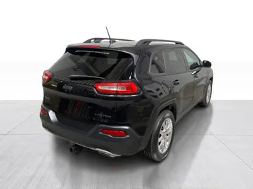 2015 Jeep Cherokee - image 14