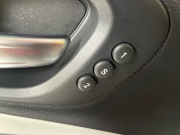 2019 Jeep Cherokee - image 21