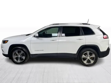 2019 Jeep Cherokee - image 10