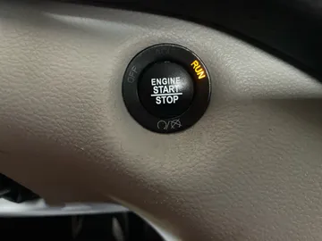2019 Jeep Cherokee - image 27