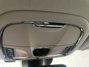 2019 Jeep Cherokee - image 16