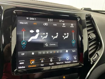 2020 Jeep Cherokee - image 26