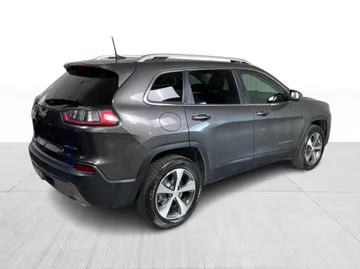 2020 Jeep Cherokee - image 14