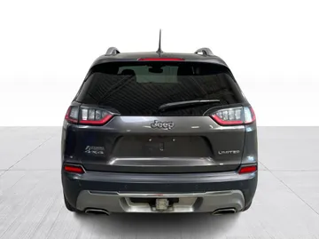 2020 Jeep Cherokee - image 12