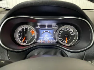 2020 Jeep Cherokee - image 17