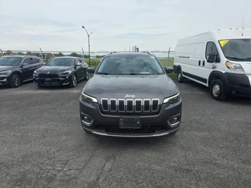 2020 Jeep Cherokee - image 2