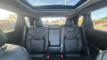 2019 Jeep Cherokee - image 9