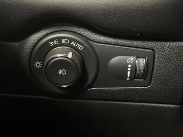2022 Dodge Durango - image 30