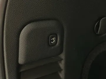 2019 Jeep Grand Cherokee - image 34
