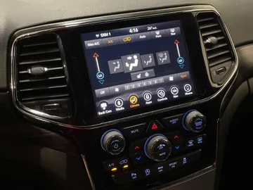 2019 Jeep Grand Cherokee - image 22