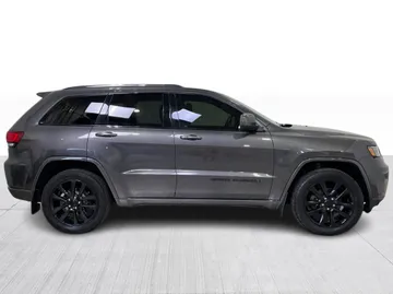 2019 Jeep Grand Cherokee - image 2