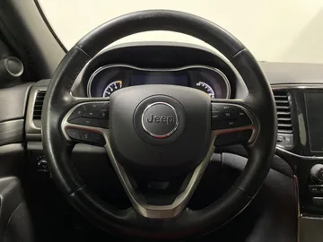 2019 Jeep Grand Cherokee - image 27