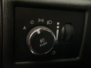2021 Jeep Grand Cherokee - image 19