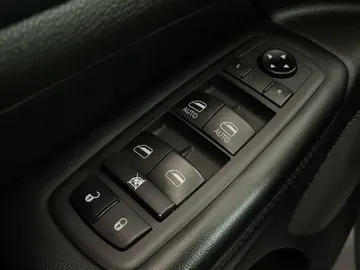2021 Jeep Grand Cherokee - image 27