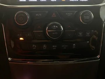 2021 Jeep Grand Cherokee - image 25