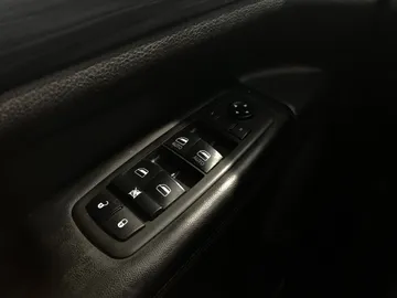 2021 Jeep Grand Cherokee - image 28